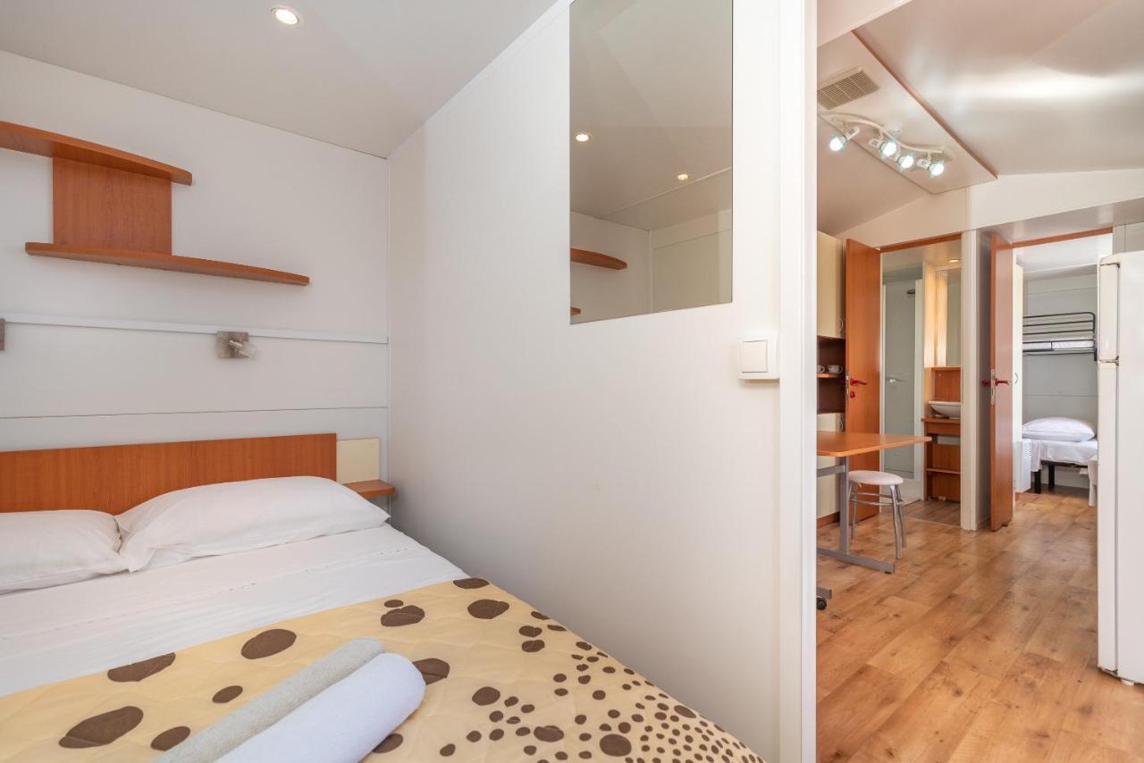 'Olive Grove' Camping House-Near The Beach Divulje Exteriér fotografie